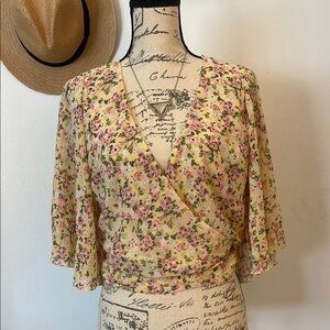 HAUTE MONDE | Women’s  Pink, Green, and Cream Floral Printed V-Neck Blouse M